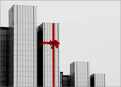 Building w Bow (Glossy White) 